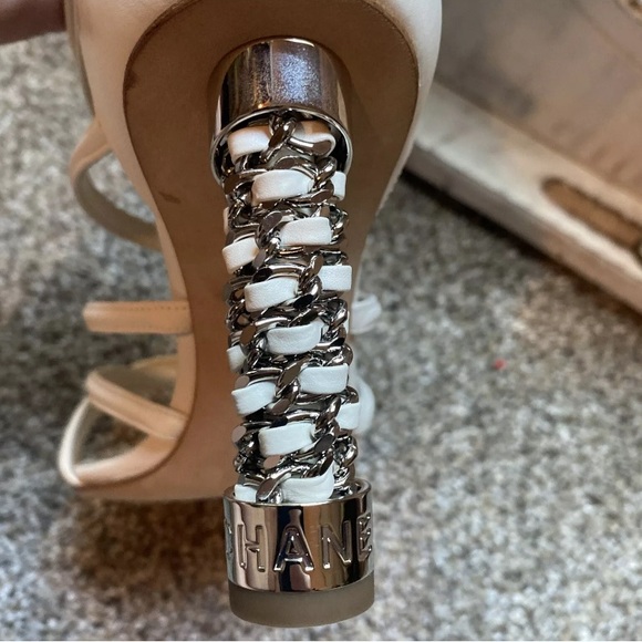 Chanel 38.5 White Cage Leather Silver Woven Chains Heels  Pumps NEW, $1,675 Msrp - Picture 11 of 12